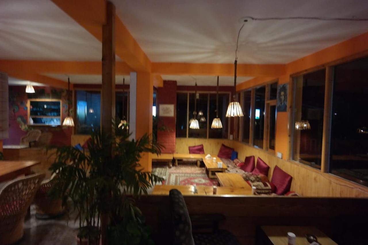 Rasta Cafe And Lodge มะนาลี ภายนอก รูปภาพ