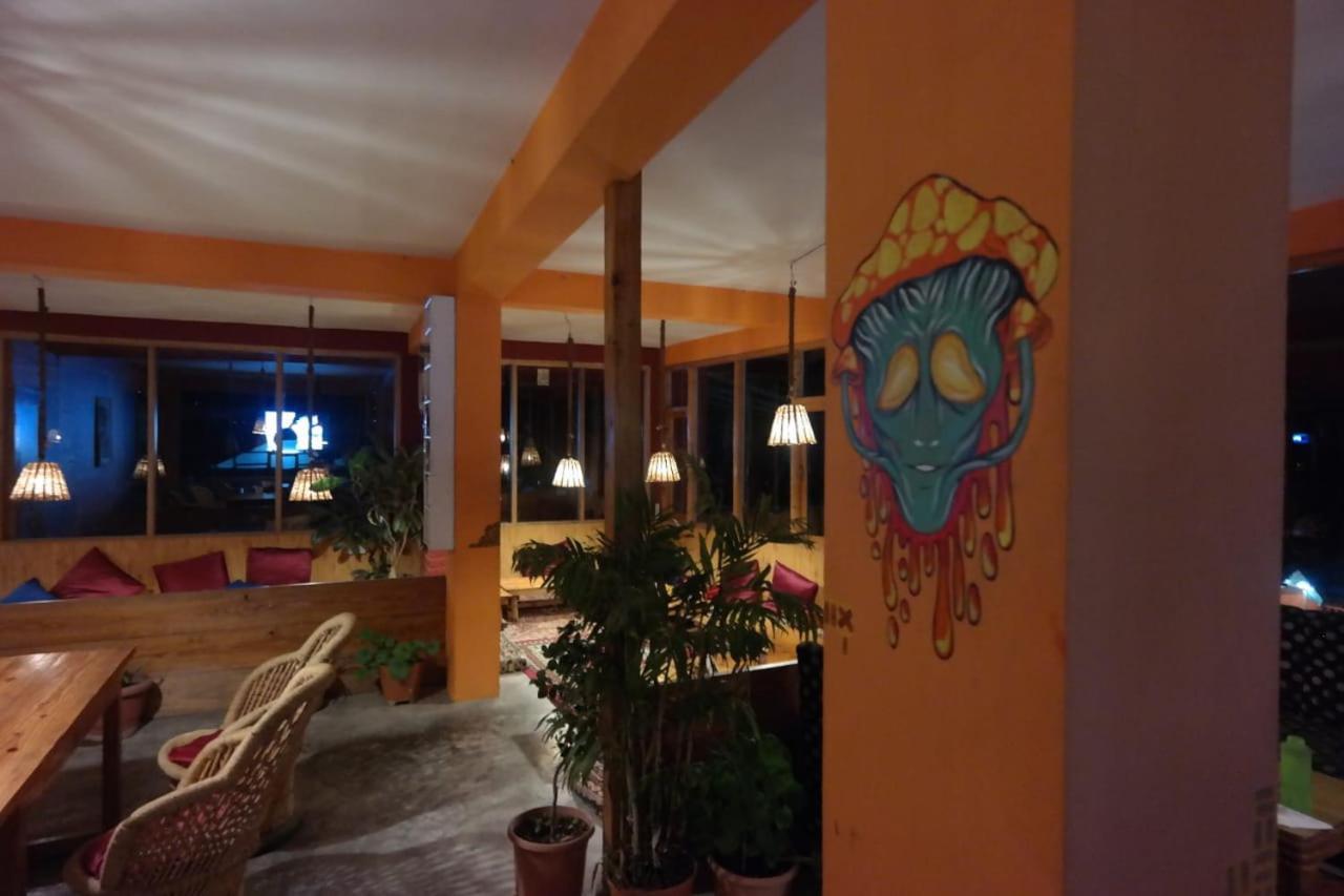 Rasta Cafe And Lodge มะนาลี ภายนอก รูปภาพ